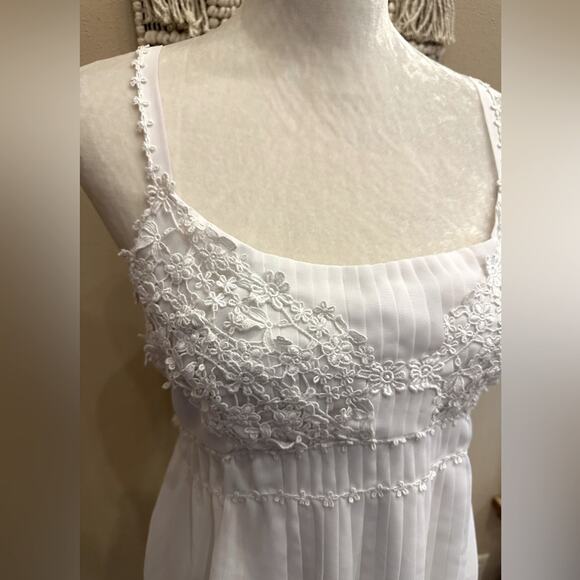 Flora Pleated‎ Lace Slip, Size Large. - Picture 2 of 8